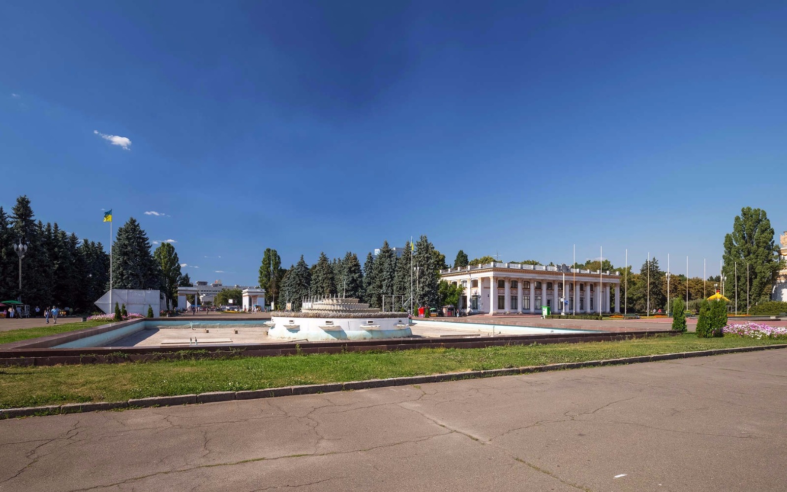 Павильон 8